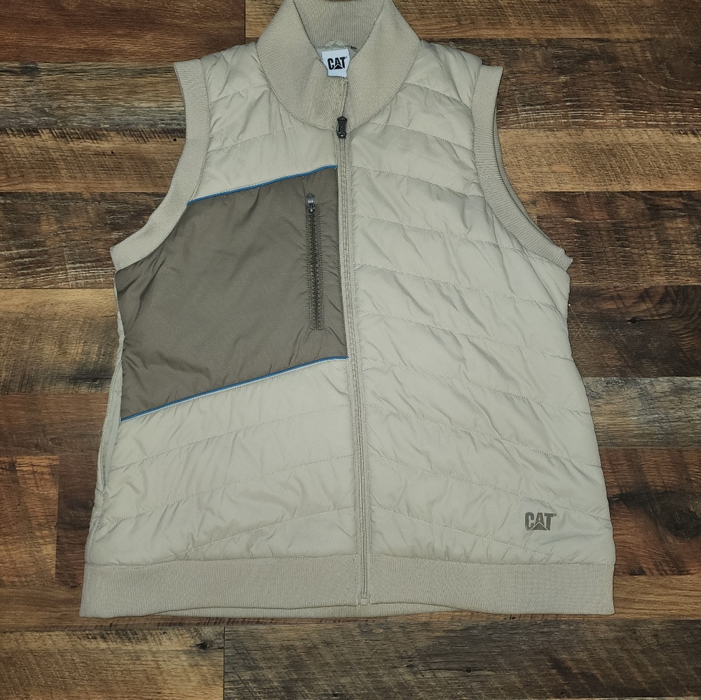 Caterpillar CAT Women’s Workwear Tan Puffer Vest Size Large Pockets